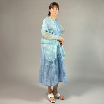 【近江ちぢみ】麻100％　半袖ワンピース　アイスブルーストライプの画像
