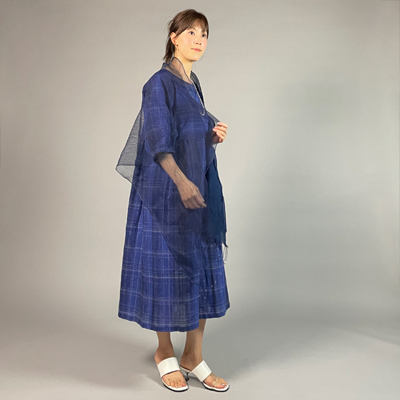 【近江ちぢみ】綿麻　切り替えワンピース　バルーン七分袖 青色格子の画像
