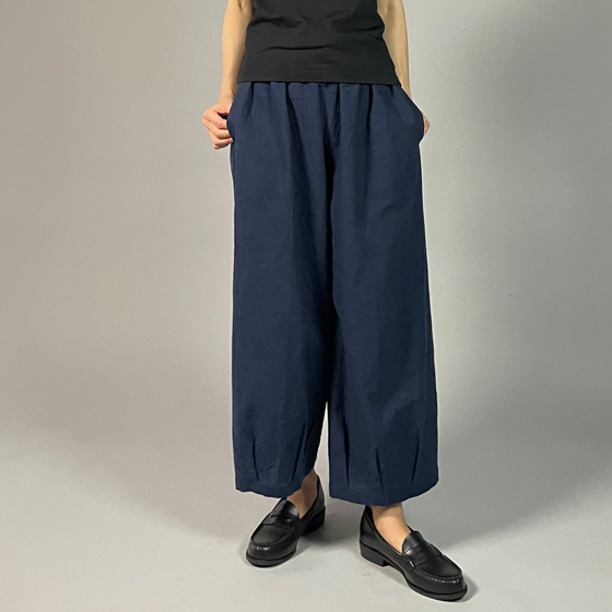 【亀田縞】ワイドタックパンツ　ワッシャー　紺無地の画像