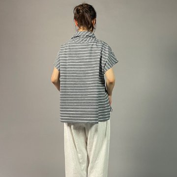 【亀田縞】オフタートルフレンチブラウス　綿ちぢみ グレー地白縞の画像