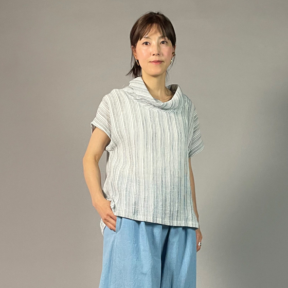 【備後絣】藍染め　オフタートルフレンチブラウス　文人絣　白の画像