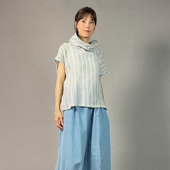 【備後絣】藍染め　オフタートルフレンチブラウス　文人絣　白の画像