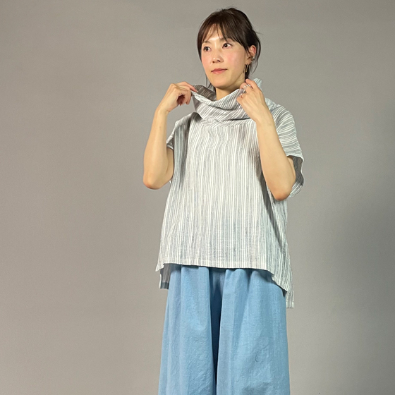 【備後絣】藍染め　オフタートルフレンチブラウス　文人絣　白の画像