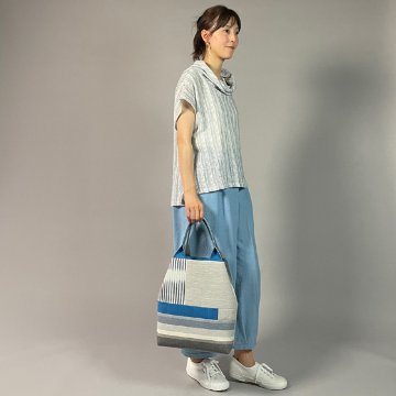 【備後絣】藍染め　オフタートルフレンチブラウス　文人絣　白の画像