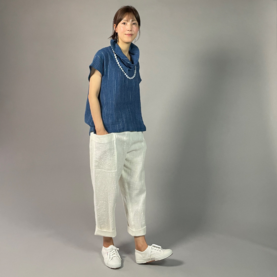 【備後絣】藍染め　オフタートルフレンチブラウス　文人絣　中藍の画像