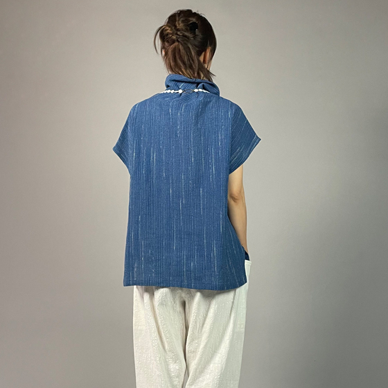 【備後絣】藍染め　オフタートルフレンチブラウス　文人絣　中藍の画像