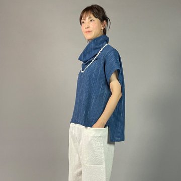 【備後絣】藍染め　オフタートルフレンチブラウス　文人絣　中藍の画像