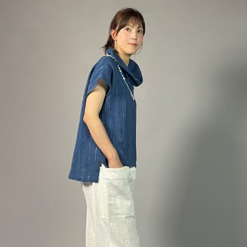 【備後絣】藍染め　オフタートルフレンチブラウス　文人絣　中藍の画像