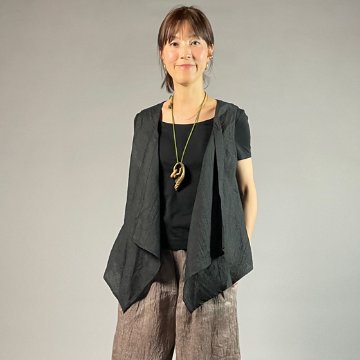 【近江ちぢみ】麻100％　フリースタイルベスト　黒の画像