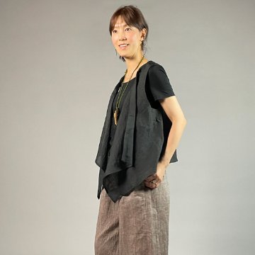 【近江ちぢみ】麻100％　フリースタイルベスト　黒の画像