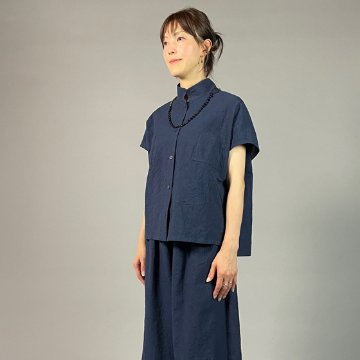 【亀田縞】フレンチ袖　前開きブラウス　ワッシャー紺の画像