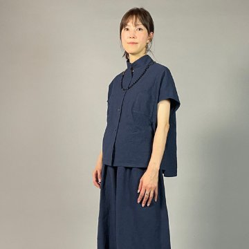 【亀田縞】フレンチ袖　前開きブラウス　ワッシャー紺の画像
