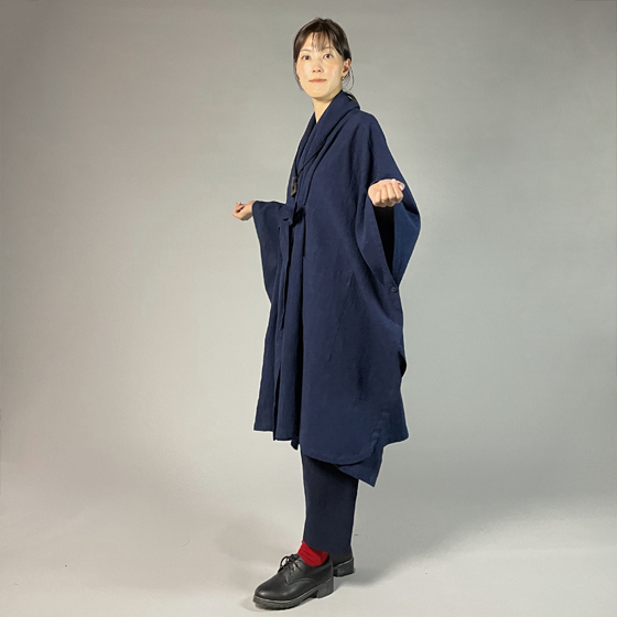 【備後絣】藍染め　インフィニティ・ケープコート　濃紺スラブの画像