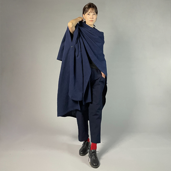 【備後絣】藍染め　インフィニティ・ケープコート　濃紺スラブの画像
