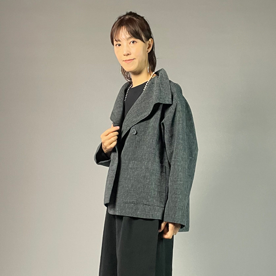 【遠州綿紬】フリースタイルショートジャケット　あらし　黒灰グレーの画像