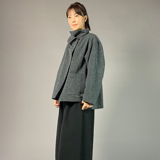 【遠州綿紬】フリースタイルショートジャケット　あらし　黒灰グレーの画像