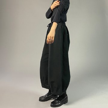 【遠州綿紬】タックワイドパンツ　あらし　黒の画像