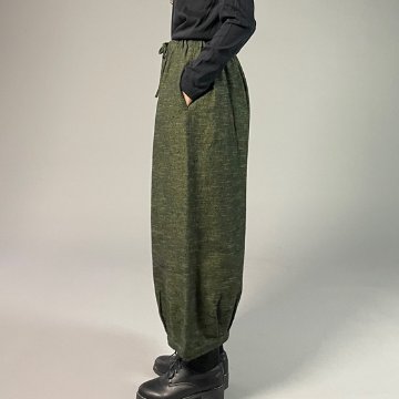 【遠州綿紬】タックワイドパンツ　あらし　無地　草色の画像