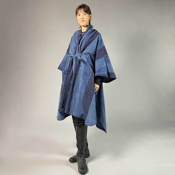 【遠州木綿】藍染め　カツオ縞刺し織り　インフィニティ・ケープコートの画像