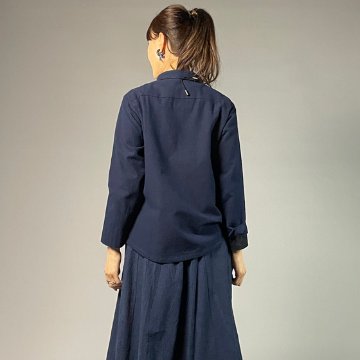 【備後絣】藍染め　スタンドカラー　ペンポケットブラウス　濃紺　無地の画像