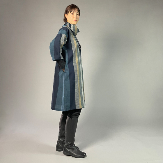 【遠州綿紬】オフタートルロングチュニック　重ね縞　「十六夜」紺の画像