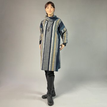 【遠州綿紬】オフタートルロングチュニック　重ね縞　「十六夜」紺の画像