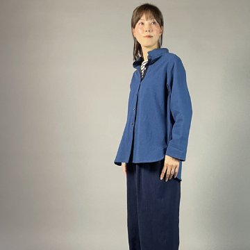 【備後絣】藍染め　台衿付きスタンドカラーブラウス　配色切り替え　中紺　青の画像