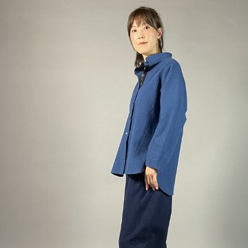 【備後絣】藍染め　台衿付きスタンドカラーブラウス　配色切り替え　中紺　青の画像