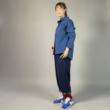 【備後絣】藍染め　台衿付きスタンドカラーブラウス　配色切り替え　中紺　青の画像