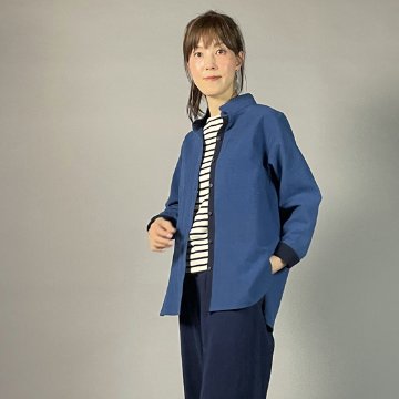 【備後絣】藍染め　台衿付きスタンドカラーブラウス　配色切り替え　中紺　青の画像