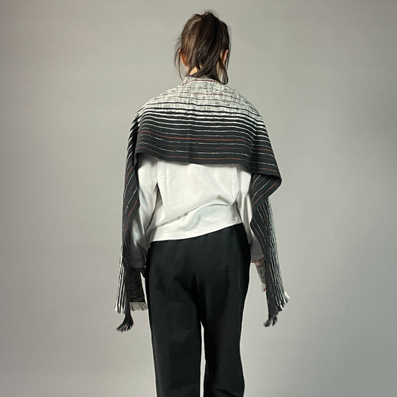 【遠州木綿】綿ショール 滝縞  黒白の画像