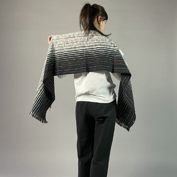 【遠州木綿】綿ショール 滝縞  黒白の画像