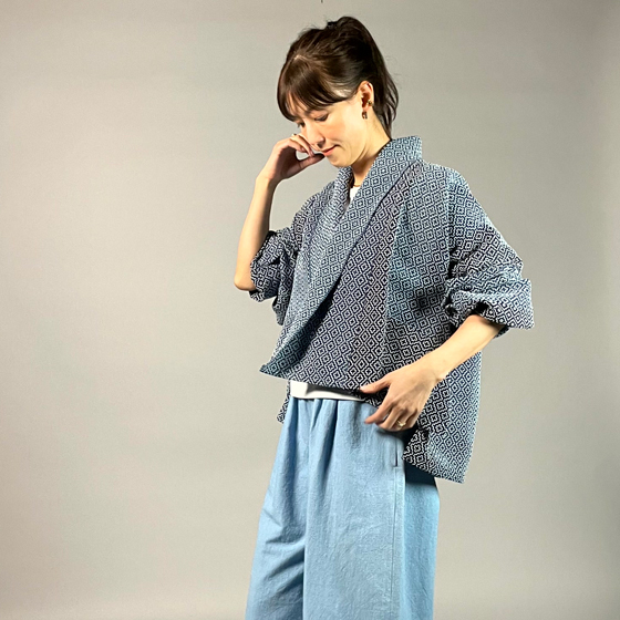 【遠州木綿】藍染め　羽織ショートジャケット　刺し子かつお縞ベースの画像