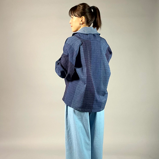 【遠州木綿】藍染め　羽織ショートジャケット　刺し子風　カツオ縞ベース紺の画像