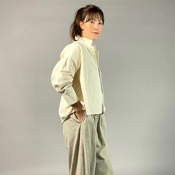 【亀田縞】ロングカフスショートブラウス　ワッシャー　オフホワイトの画像