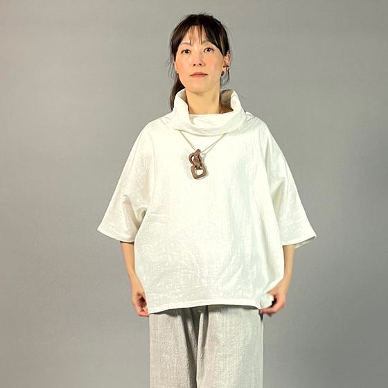 【備後絣】オフタートルプルオーバー　七分袖　白スラブの画像