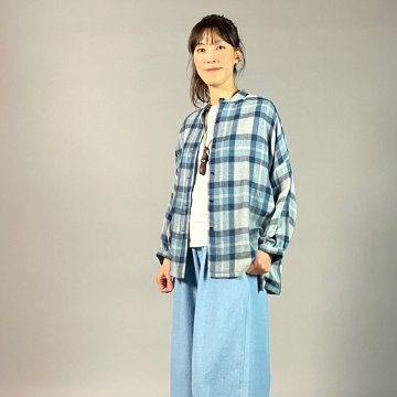 【遠州木綿】藍染め　ダブルガーゼのスタンドカラーシャツ　の画像