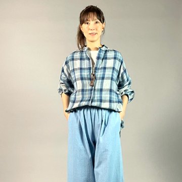 【遠州木綿】藍染め　ダブルガーゼのスタンドカラーシャツ　の画像