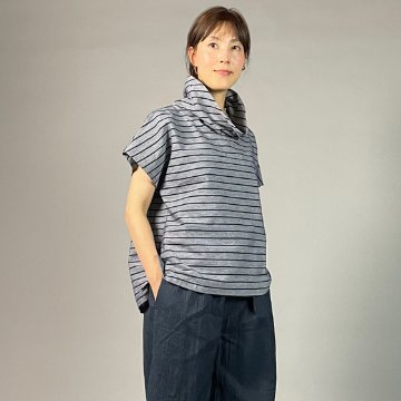 【亀田縞】オフタートルフレンチブラウス　綿ちぢみ　グレー地紺ストライプの画像