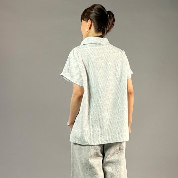 【備後絣】オフタートルフレンチブラウス　白チリ絣の画像