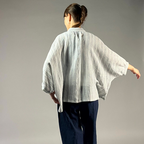 【備後絣】前開きムササビブラウス　文人絣　楊柳　白の画像