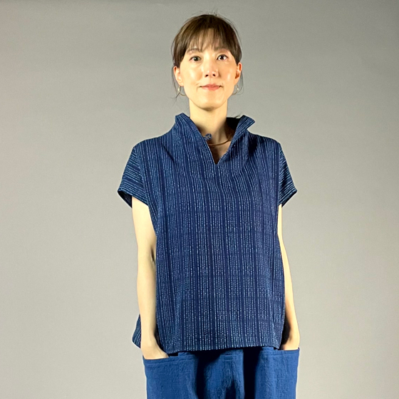 【遠州木綿】藍染め　スキッパーフレンチ袖　刺し子風の画像