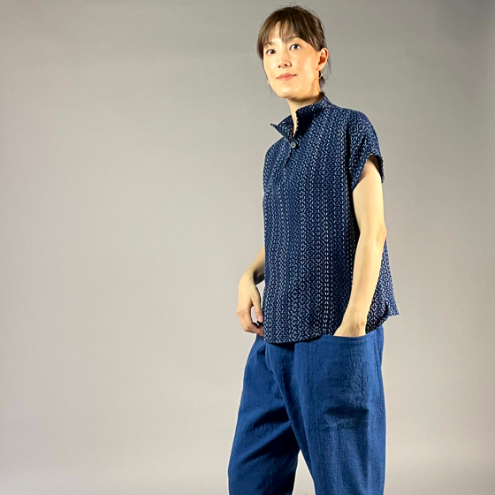 【遠州木綿】藍染め　スキッパー　フレンチ袖　刺し子風　ソフト地の画像
