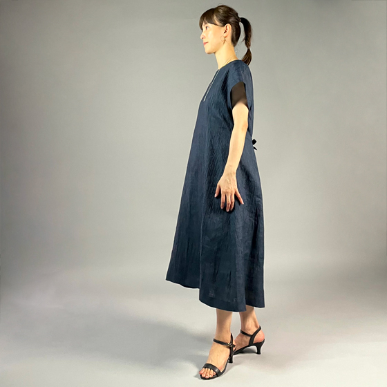 【近江ちぢみ】麻100％　フレンチ袖ワンピース　鉄紺の画像