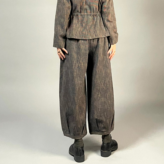 【備後絣】ワイドタックパンツ　柿藍シャンブレーの画像