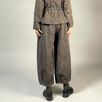 【備後絣】ワイドタックパンツ　柿藍シャンブレーの画像
