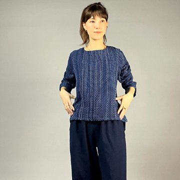 【遠州木綿】ノーカラープルオーバー　藍染 刺し子織 : 柿の花つなぎ / 紺 の画像