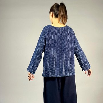 【遠州木綿】ノーカラープルオーバー　藍染 刺し子織 : 柿の花つなぎ / 紺 の画像