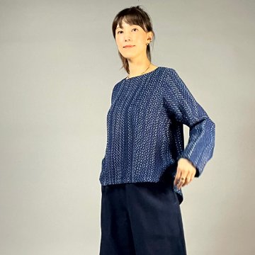 【遠州木綿】ノーカラープルオーバー　藍染 刺し子織 : 柿の花つなぎ / 紺 の画像