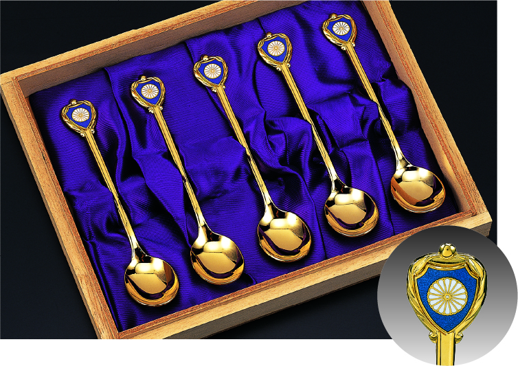 スプーンセット（菊紋入り）｜東京叙勲-叙勲・褒章の菊紋入り記念品販売